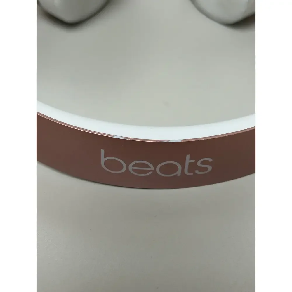 Beats by Dr. Dre Beats Wireless Solo3 Headset on ear Rose Gold/White. - Picture 3 of 10